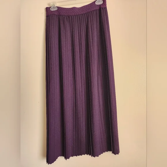 Purple Pleated Fabric - Picture 1 of 4